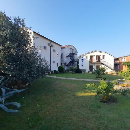 Hotel Pshada Pizunda Bagian luar foto