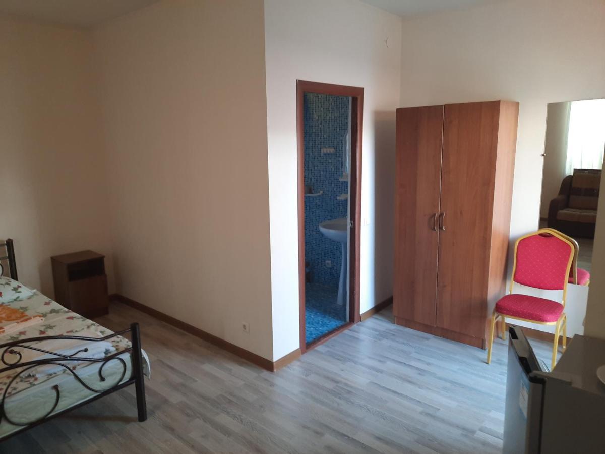 Hotel Pshada Pizunda Bagian luar foto