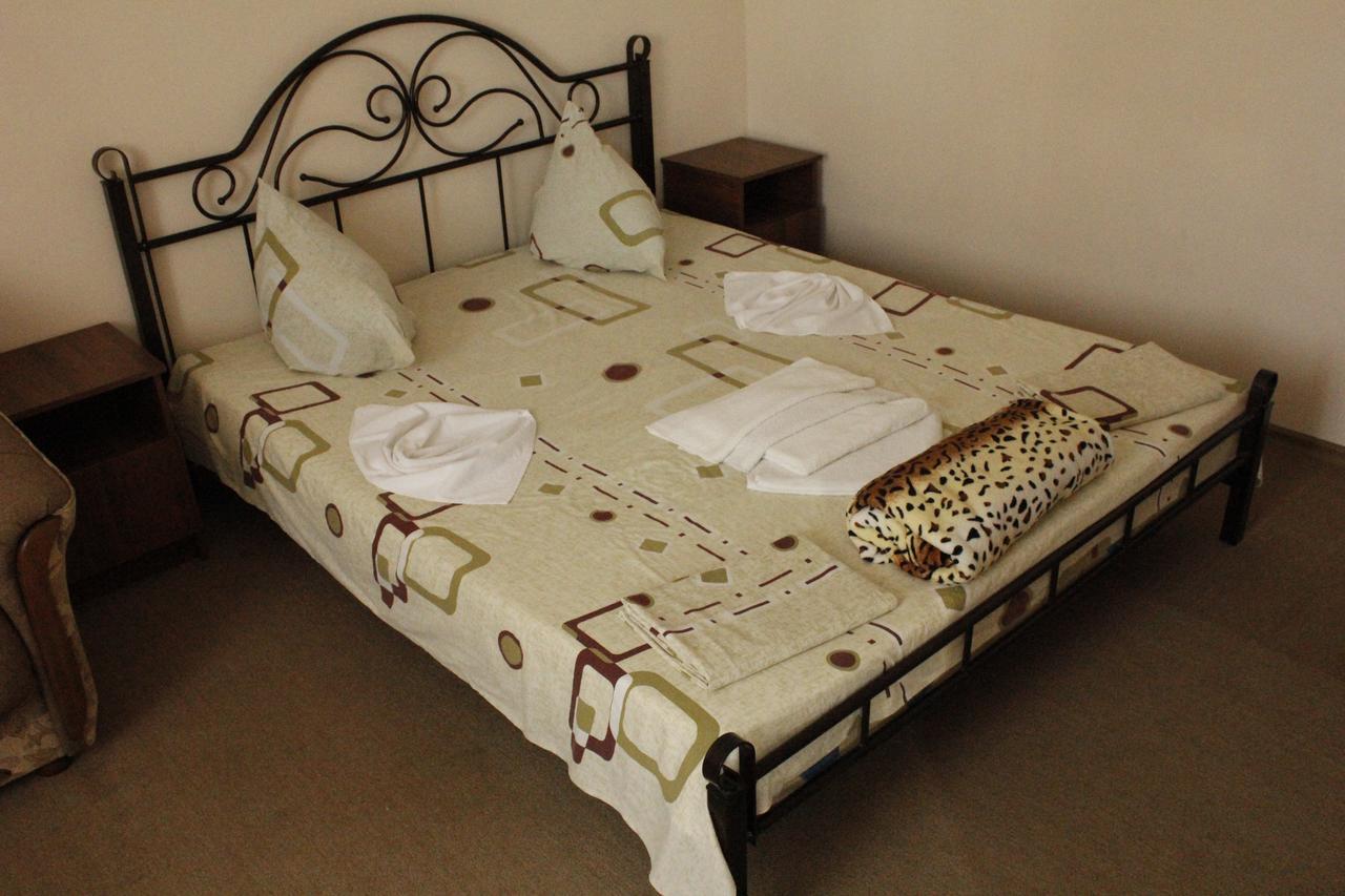 Hotel Pshada Pizunda Bagian luar foto