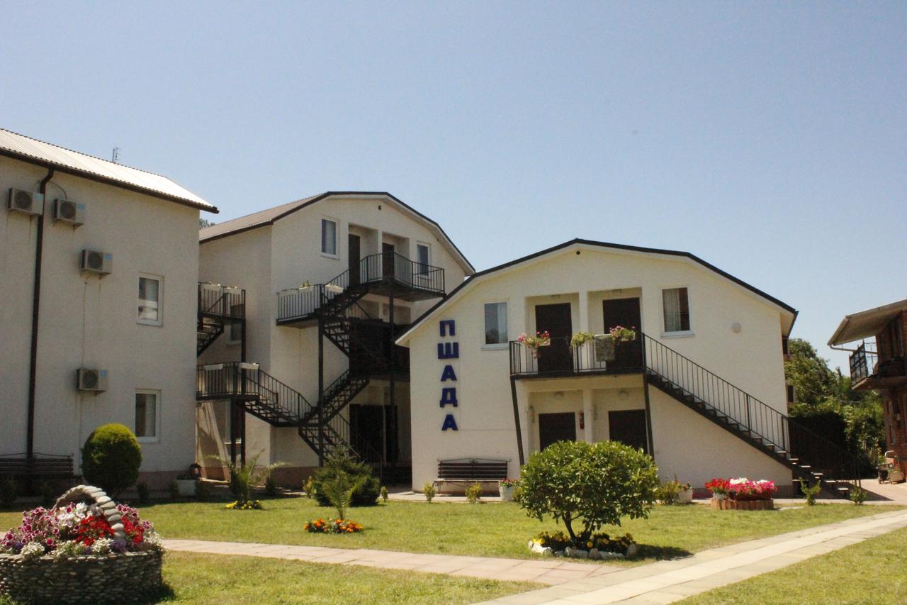 Hotel Pshada Pizunda Bagian luar foto