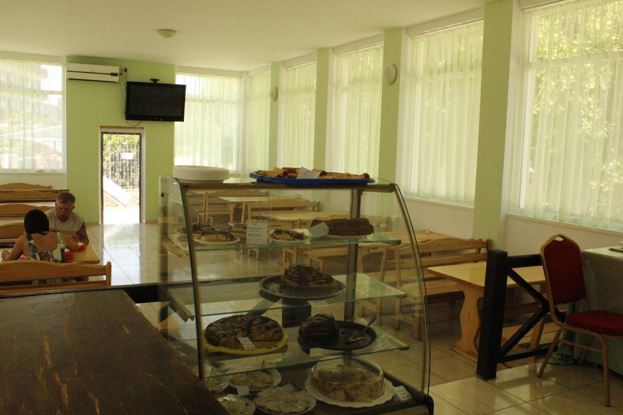Hotel Pshada Pizunda Bagian luar foto