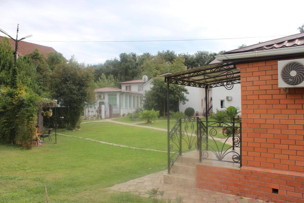 Hotel Pshada Pizunda Bagian luar foto